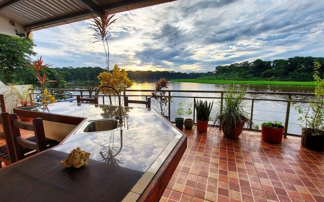 Tortuguero Adventures Guesthouse