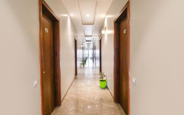Fabhotel Prime Royal Court