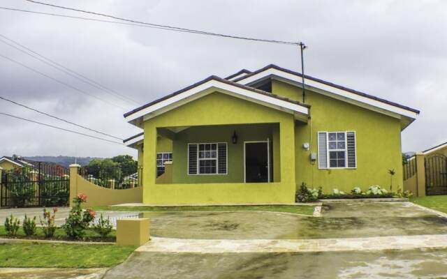 N2N Suites - Ochio Rios Vacation Home