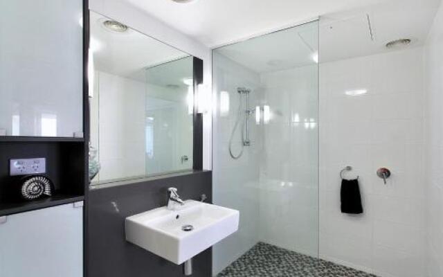 Monaco Unit 905, 12 Otranto St