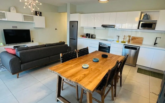 Beautiful Luxury 2-bed Apartment in Pereybere