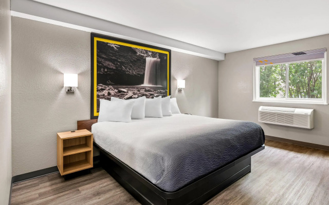 Super 8 by Wyndham Lewiston Auburn Area