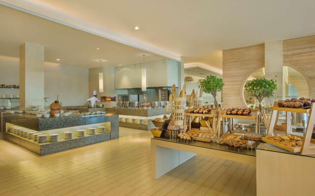 Hilton Dead Sea Resort & Spa