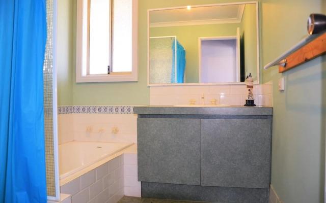 Birds Nest- Feel the Ocean Breeze