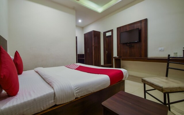 OYO 22053 Krishna Palace