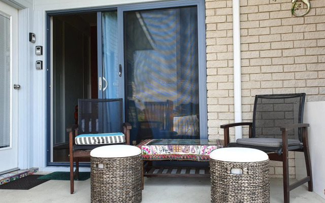 JUST-4-YOU! amazing sea views, WIFI, fullly air-conditioned, king bed