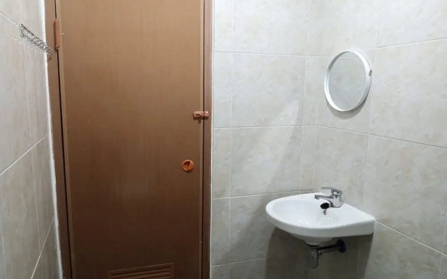 Capital O 93728 Guest House Cemara