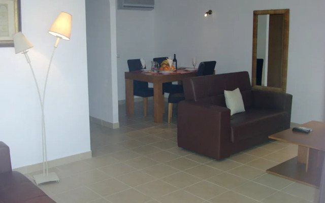 Stunning 1-bed Apartment in Olhos de Agua