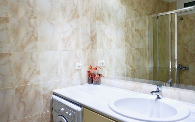 Lovely Renovated Apartment in Hilton Hotel Area