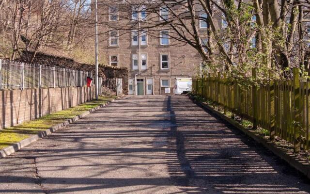 Tranquil Place in Dundee near Docks