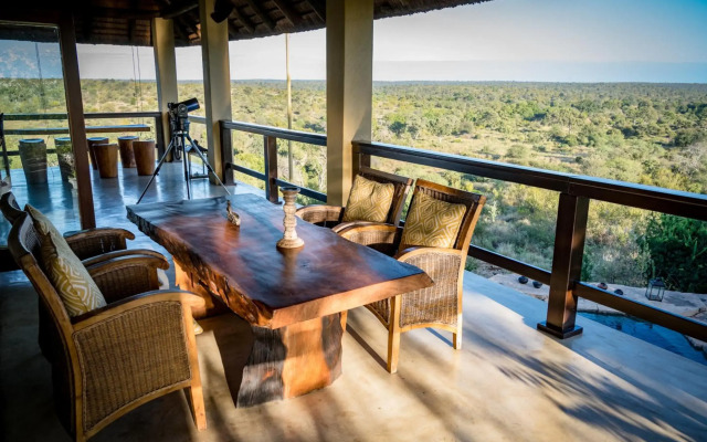 Makumu Private Game Lodge