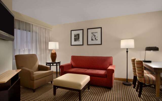 Embassy Suites by Hilton Detroit Metro Airport