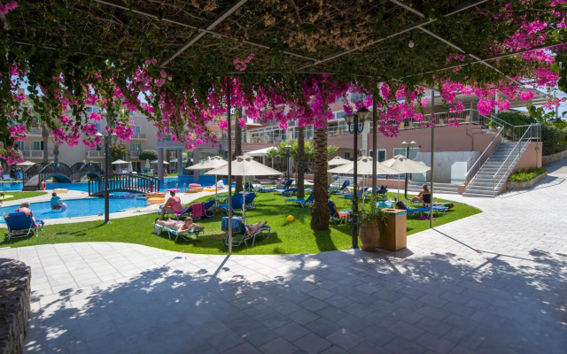 Selini Suites & Waterpark