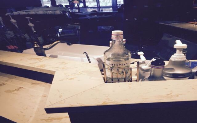 James Joyce Coffetel (Chengdu Wuhou Overpass Subway station)