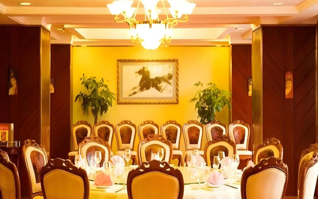 Xishuangbanna Golden Zone Hotel