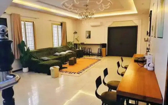 Hasy's House-Ween hotel