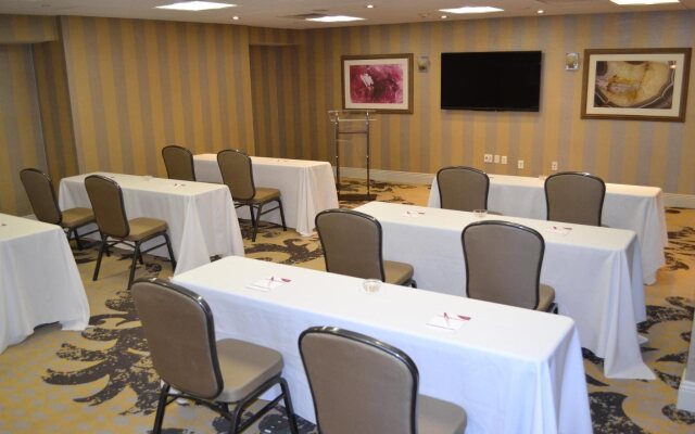 Crowne Plaza Saddle Brook by IHG