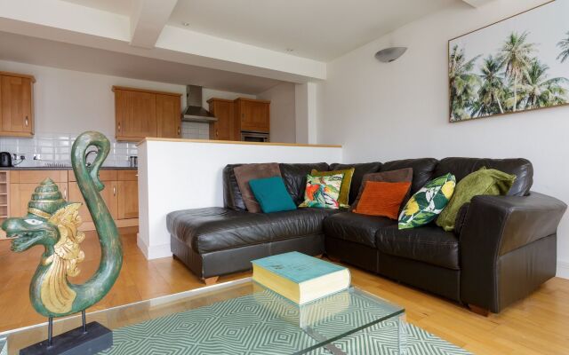 Live in Leeds Millenium Square Apartment