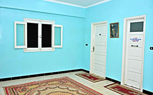 Fontana Luxor Hostel