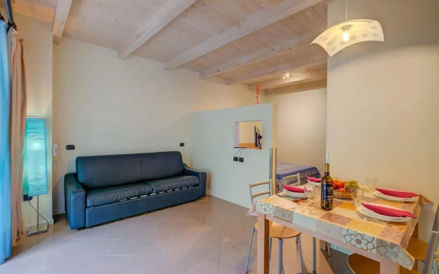 Blue Apartment Desenzano With Wifi
