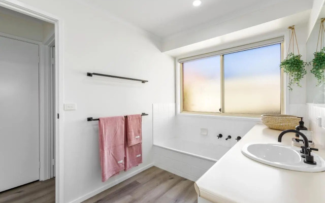 2 Bedroom Unit - Close To The Beach