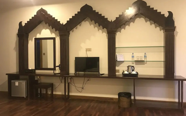 Famous Hotel Bagan 2