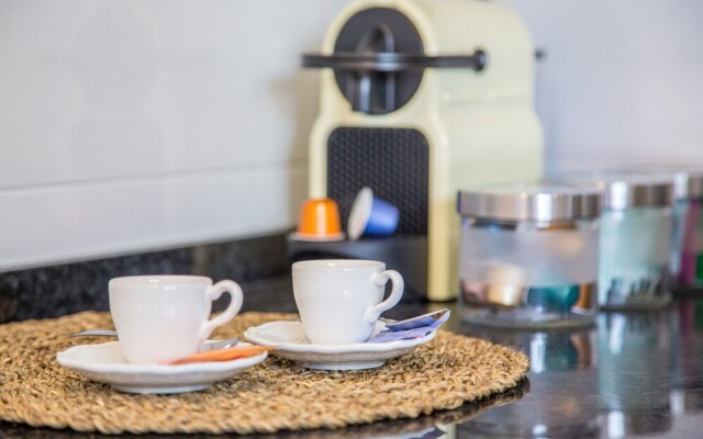 Sunny, Bright and Quiet Apartment, By TimeCooler