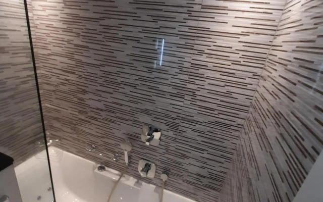 Mercure Paris Arc de Triomphe Wagram