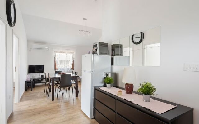 Lovely Apartment in Maslenica With Terrace