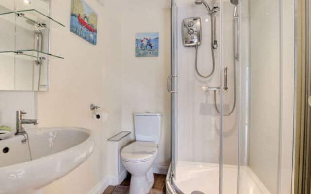 Holiday Home Sgubor yr Onwydden