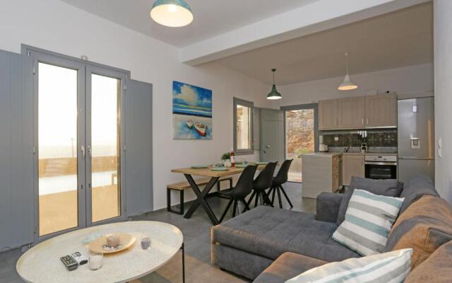 Nikoi Villas