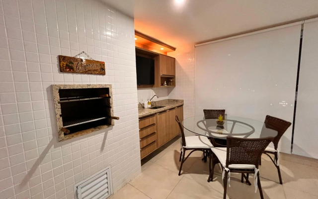 Apartamento em Bertioga com varanda gourmet