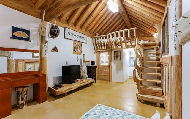 Danyang Woosanjeongsa Hanok Pension