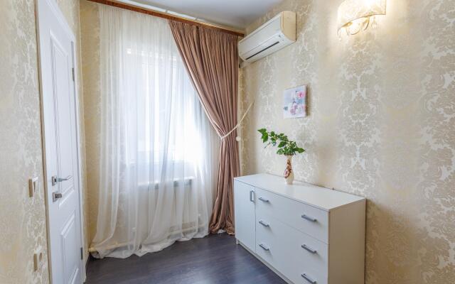 LaMare (LaMare) on Komsomolskaya street 4