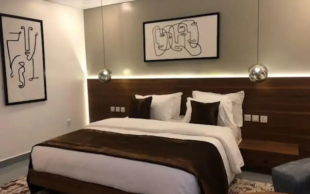 5 Star Saint Hotel