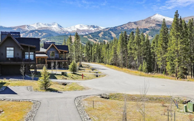 Outside The Bubble 4 Bedroom Home