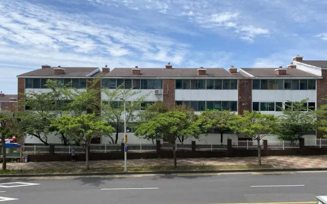 Bridge residence hotel