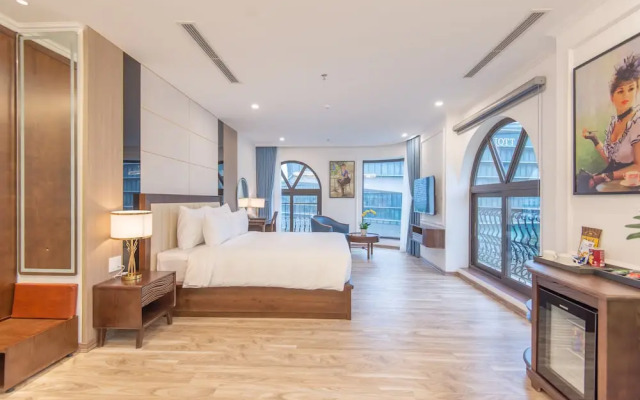 Reyna Luxury Hotel