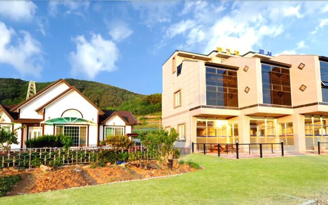 Yeosu Gold Light Pension