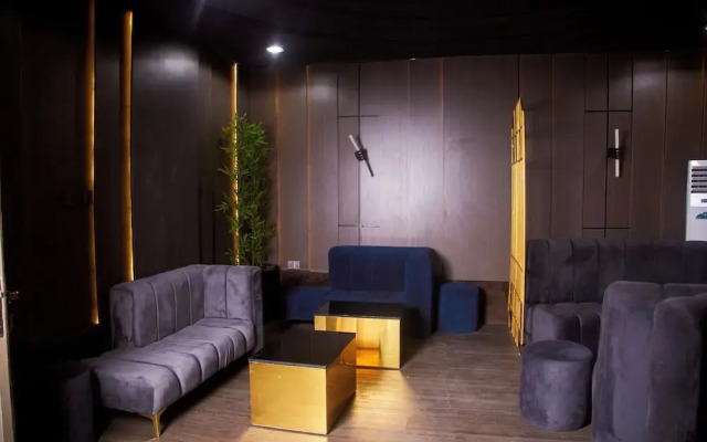 De Mipos Luxury Suites