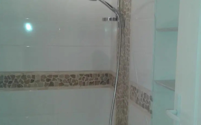 2 Bedroom Modern Apartment in Antibes with Sea View