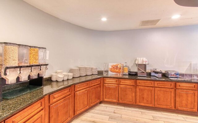 Clarion Hotel Denver Central