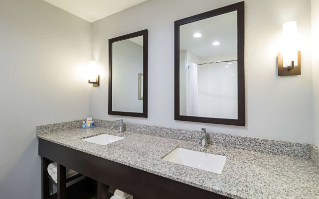 Comfort Inn & Suites Oklahoma City near Bricktown