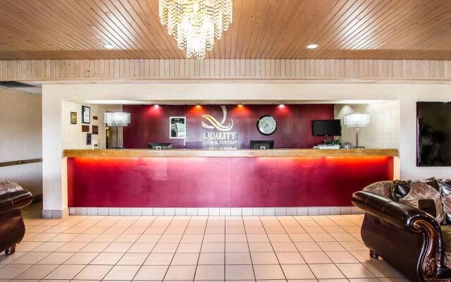 QUALITY INN &amp; SUITES MESA