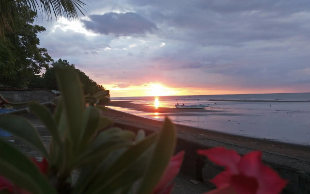 Bagus Beach Resort Lovina