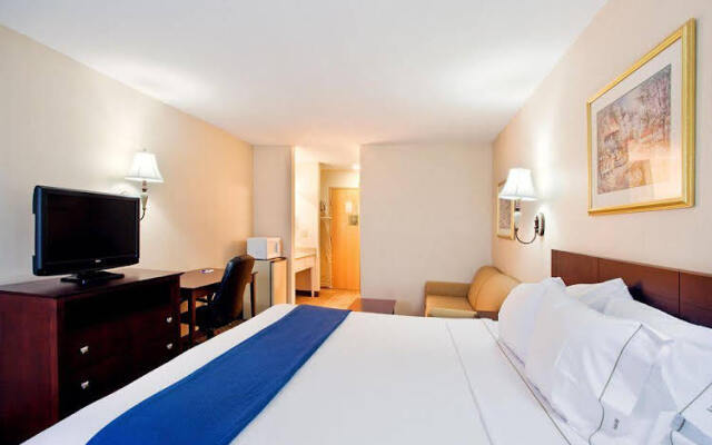 Holiday Inn Express Dillard