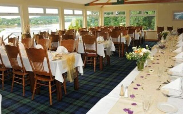 Lochnell Arms Hotel