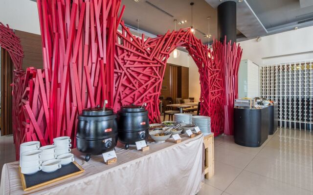 Sun Dialogue Hotel by Cosmos Creation