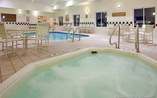 Holiday Inn Express & Suites Lawrence by IHG