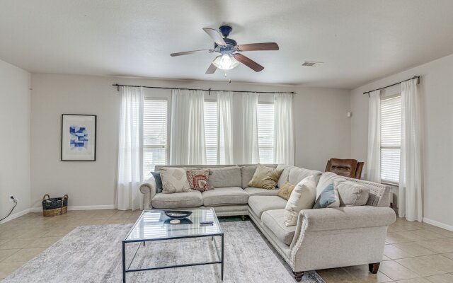 Modern Houston Home w/ Patio: 12 Mi to Downtown!